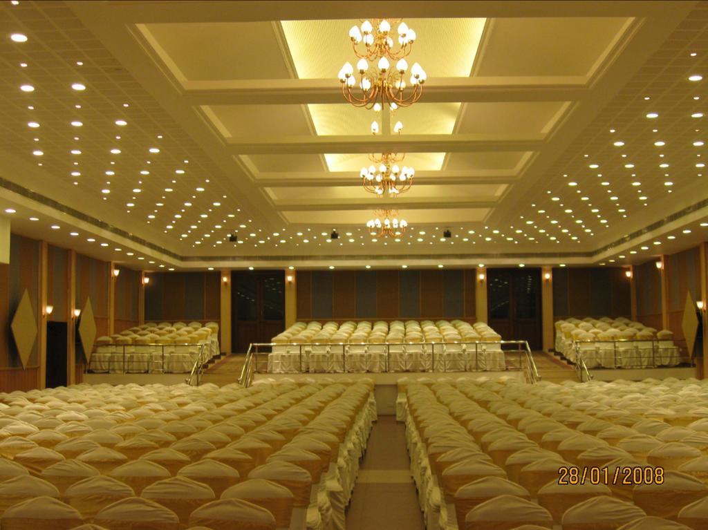 होटल The Quilon And Convention Center 5*